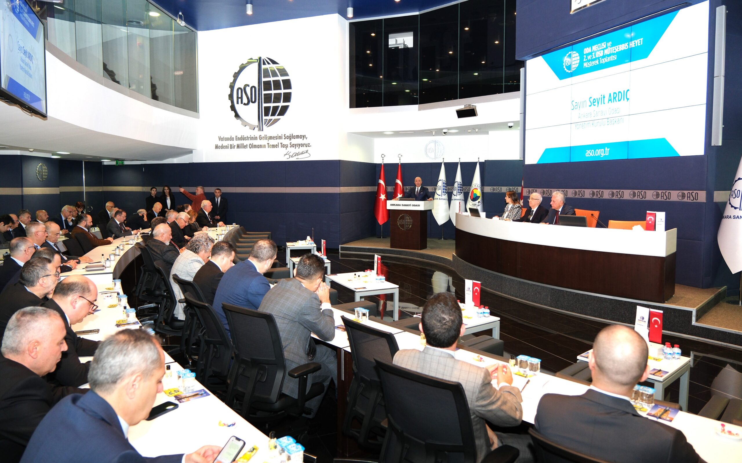 “SIKILAŞTIRMA SÜRECİNE MUTLAKA MALİYE POLİTİKASI DA EŞLİK ETMELİ”