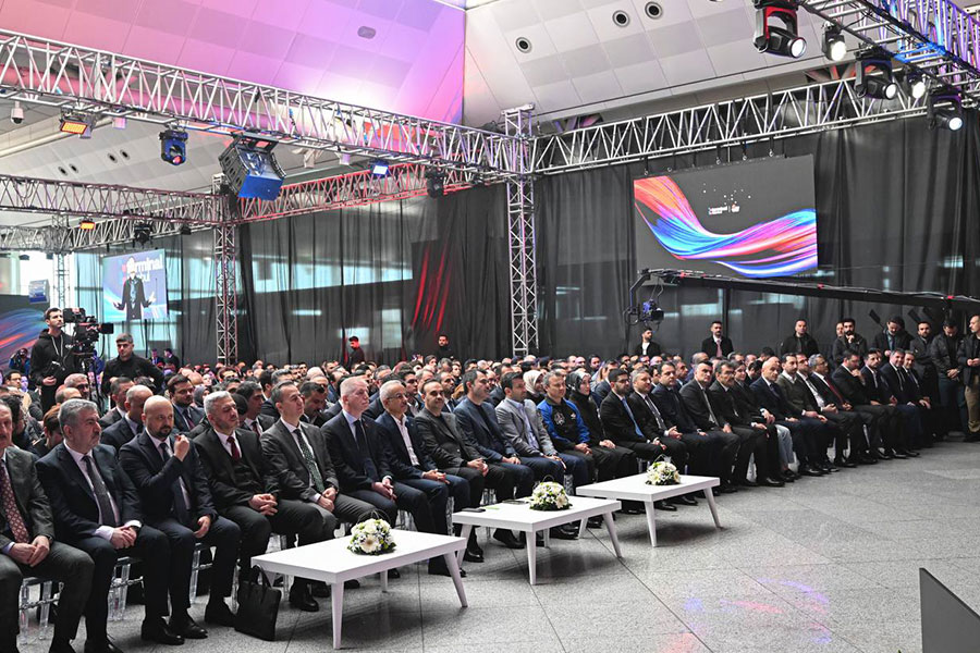 TEKNOLOJİNİN GELECEĞİNE YOLCULUK BAŞLIYOR