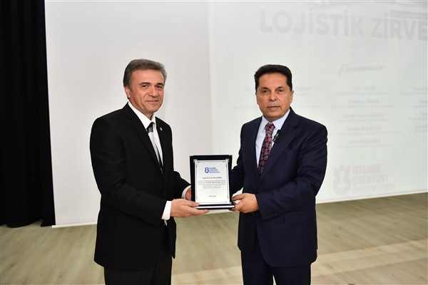 Başkan Özer,  Lojistik Zirvesi Çalıştayı’na katıldı