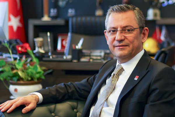CHP Genel Başkanı Özel ve partililer YSK önünde