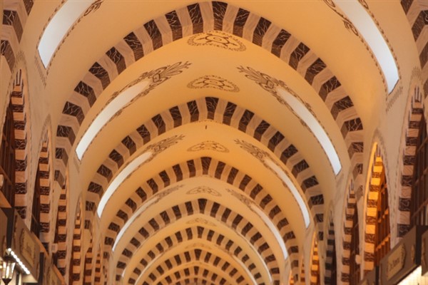 Vali Gül’den Mısır Çarşısı’na ziyaret