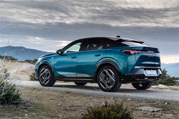 Yeni Peugeot E-3008, 2024 Red Dot Ödülü’ne layık görüldü