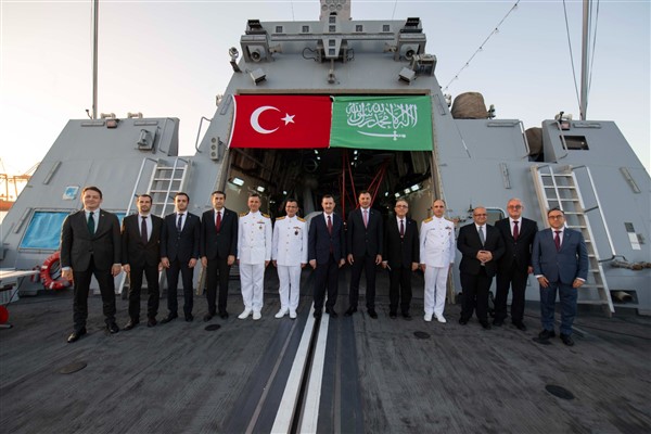 TCG Kınalıada’dan Cidde Limanı’na ziyaret