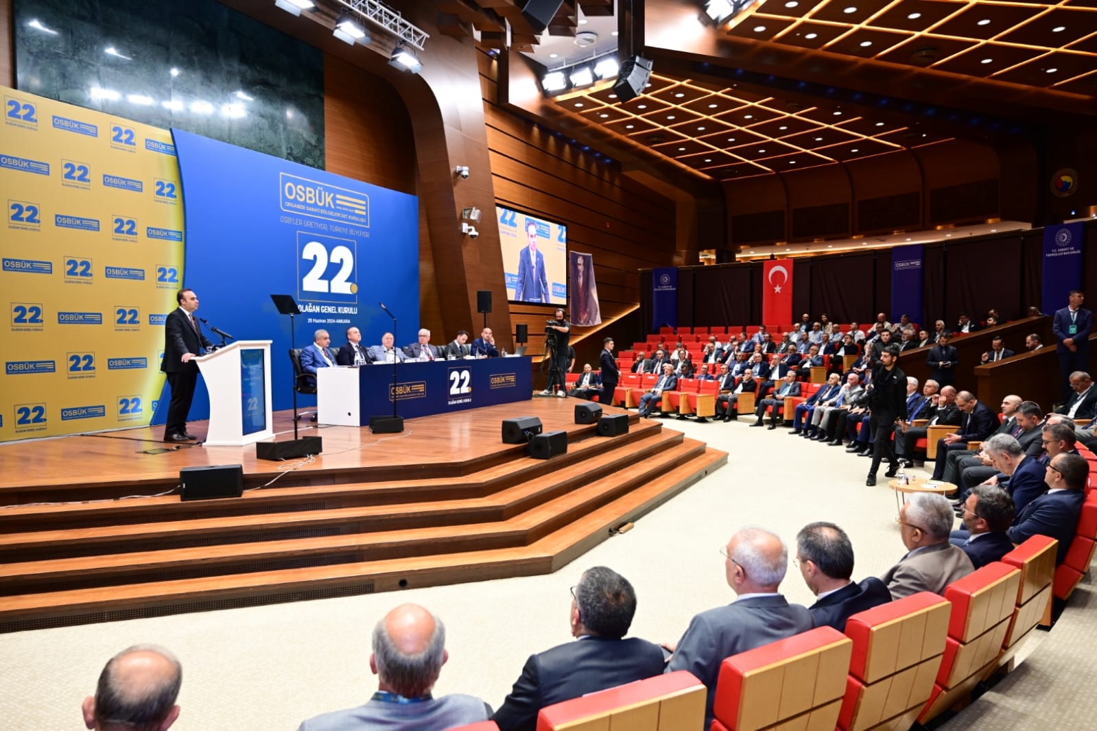 Bakan Kaçır’dan OSBÜK Toplantısında Çarpıcı Mesaj: “100 Yıllık Rekor İhracat ve İstihdam Başarısı”