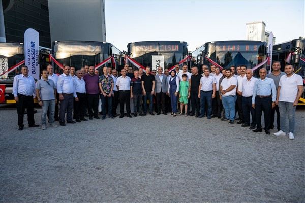 Malatya Büyükşehir Belediyesi, toplu taşıma filosuna 20 yeni otobüs kattı