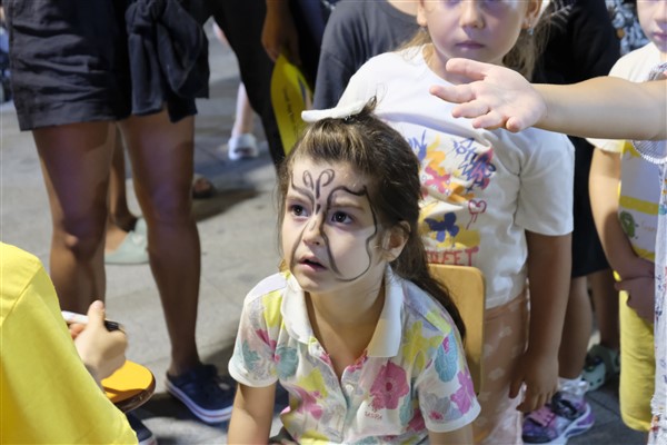 English Time: Etkinlik tırlarımızla İngilizceyi sevdiriyoruz