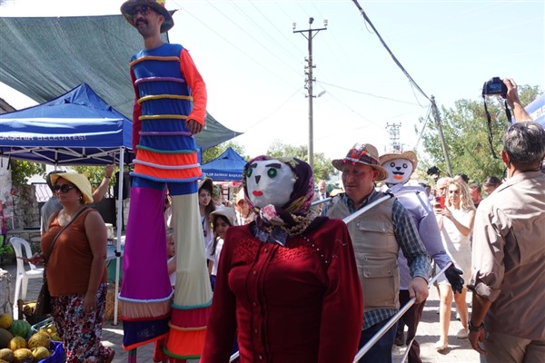 İzmir’de Barbaros Oyuk Festivali yapıldı