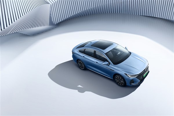 Chery ARRIZO 8’in ‘su parıltısı’ tasarım konsepti