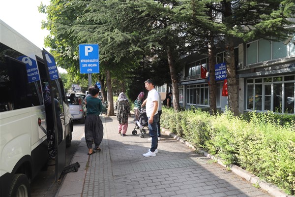 Eskişehir Zabıta ekipleri, dilencilere yönelik operasyon yaptı