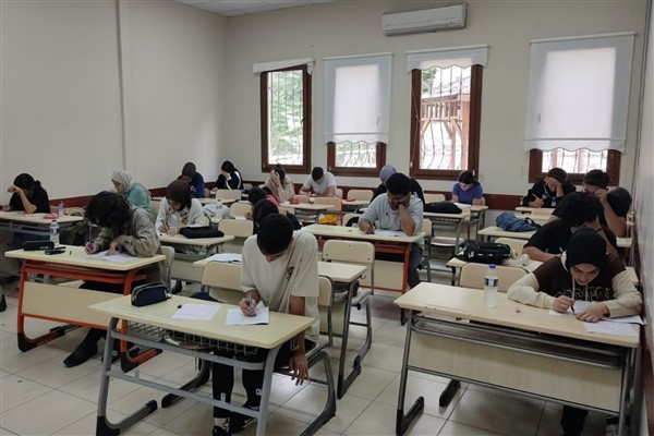 Antakya Destek Eğitim Merkezi’nin ücretsiz LGS ve YKS kurslarına kayıtlar devam ediyor