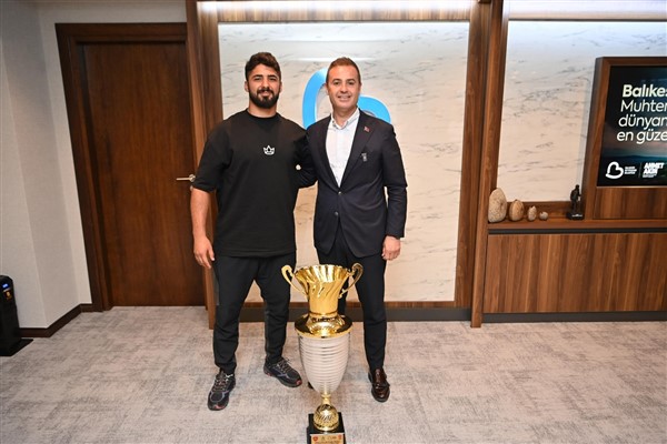 Başkan Akın, şampiyon güreşçi Enes Doğan’ı kabul etti