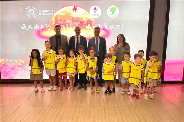 Mamaklı çocuklar robotik kodlama öğreniyor