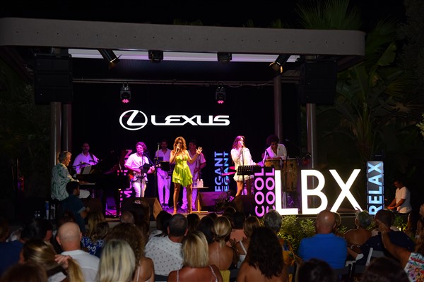Lexus’un etkinliği sanat ve cemiyet hayatını buluşturdu