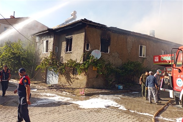 Afyonkarahisar’da ev yangını