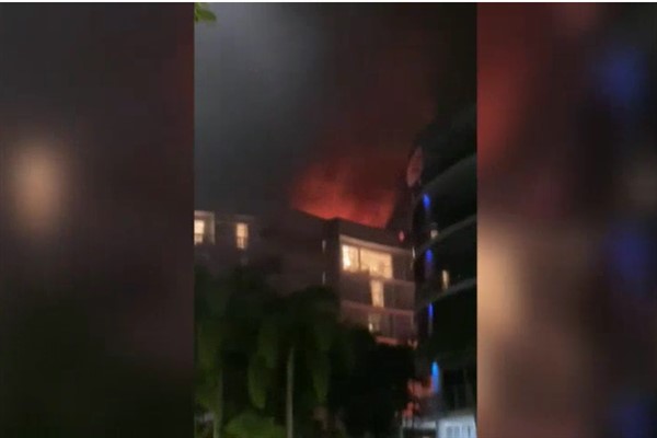 Çalıntı helikopter Hilton otelinin çatısına çarptı