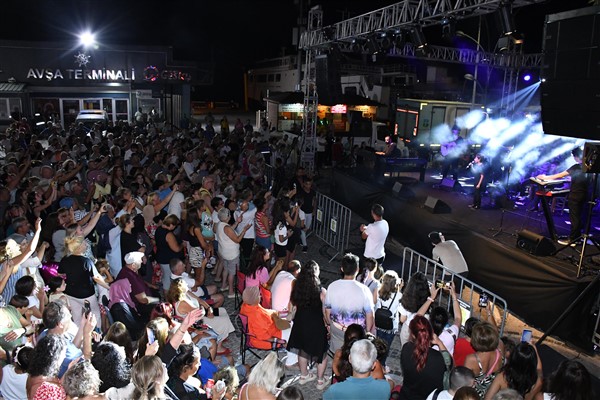 Avşa Adası’nda MOD10’la eğlence gecesi