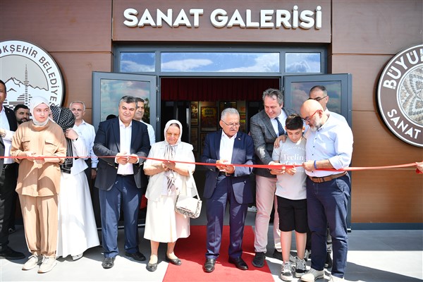 Başkan Büyükkılıç, Yeşilçam Nostaljik Film Afişleri Sergisi’nin açılışını yaptı