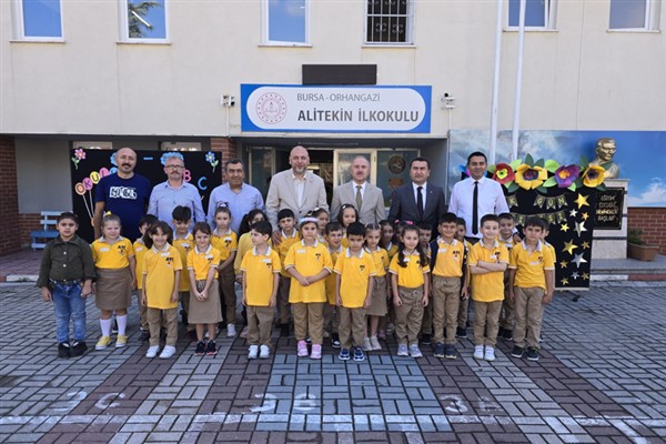 Başkan Aydın: Belediye olarak okullarımızın bütün ihtiyaçlarında yanlarında olacağız