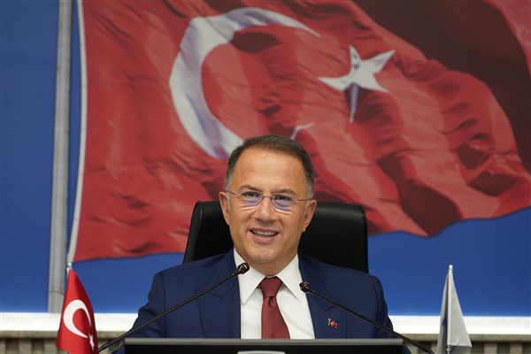 Başkan Çalık: Çocuklar okulda temiz içme suyu sıkıntısı çekiyor