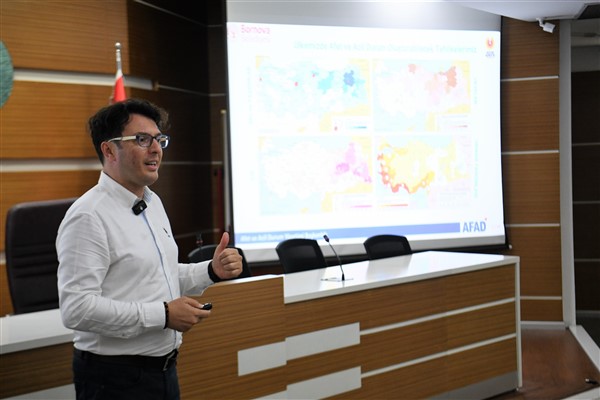 Bornova’da Down sendromlu çocuklara temel afet bilinci eğitimi verildi