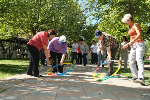 Zihinsel engelli bireyler piknikte bir araya geldi