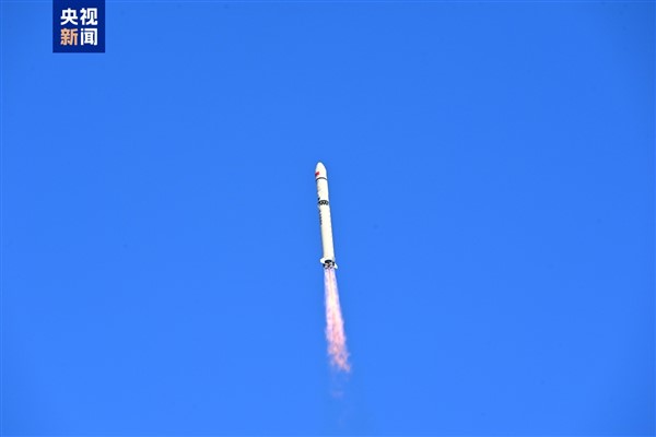 Çin, ilk yeniden kullanılabilir Shijian 19 uydusunu başarıyla fırlattı