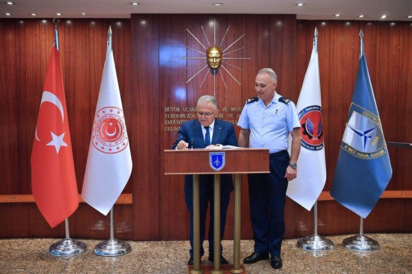 Başkan Büyükkılıç’tan Garnizon Komutanlığı’na atanan Acar’a ziyaret