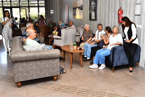 Zübeyde Hanım Huzurevi’nin eşyaları bağışla yenilendi