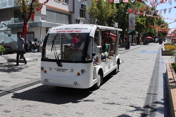 İsmetpaşa Caddesi’nde ulaşım Buggy araçlarla sağlanıyor