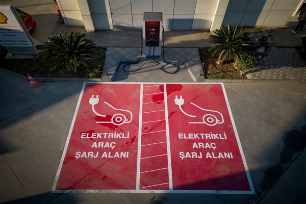 EN YAKIT, Ankara-Niğde Otoyolunun ilk elektrikli şarj istasyonunu kurdu