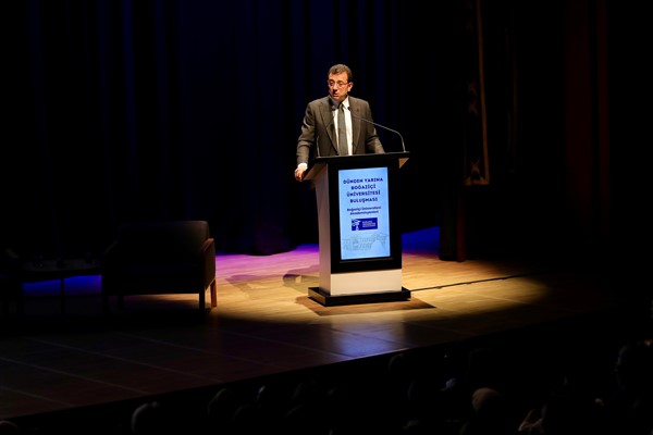 İmamoğlu: Dönem çatlatacak kadar İstanbul’a hizmet etmeye devam ediyoruz