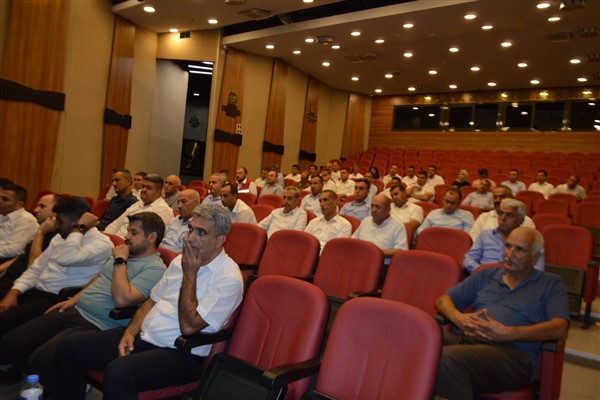 Malatya’da toplu taşıma sürücülerine trafik eğitimi verildi