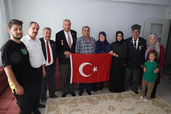 Büyükşehir şehit ve gazi yakınlarını ziyaret ediyor