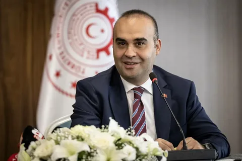 BAKAN KACIR: “TÜRKİYE, TEKNOLOJİDE BAYRAKTAR ROLÜ ÜSTLENMEYE HAZIR”