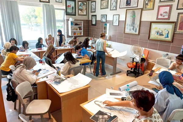 Özüberk, Malatya’da sanat kursuna katıldı, 44 yaşında üniversiteli oldu