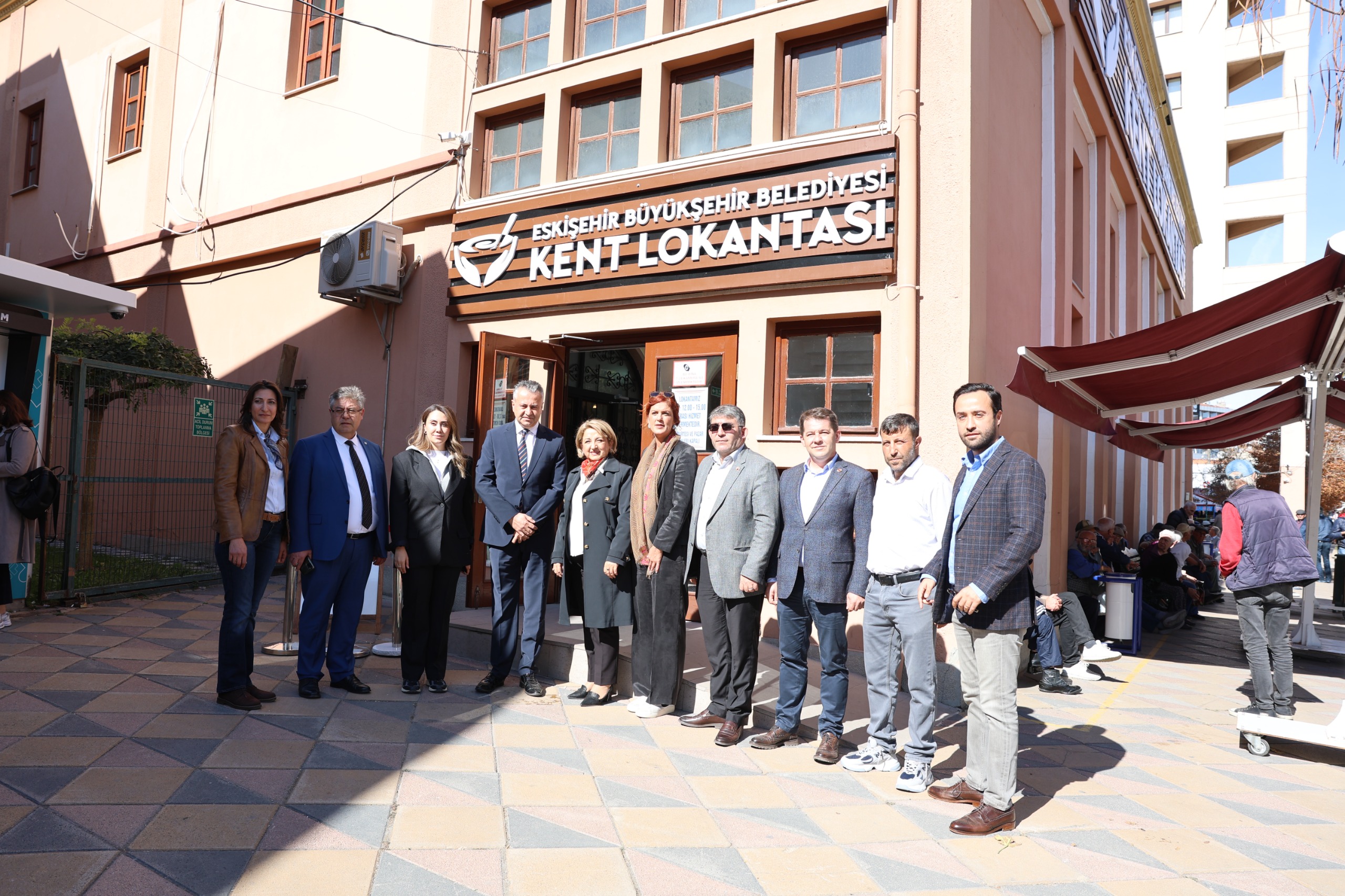 Tepebaşı Belediyesi meclis üyelerinden “Askıda Yemek” uygulamasına bağış