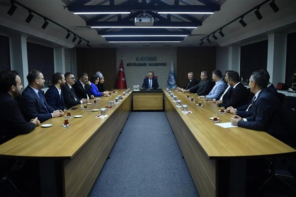 Başkan Büyükkılıç, Mobilyacılar Odası ve e-ticaret platformu temsilcilerini ağırladı