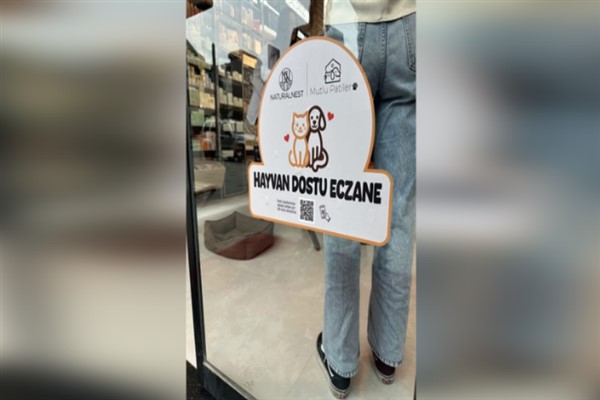 Hayvan Dostu Eczaneler Projesi ile mama kapları sevgiyle doluyor