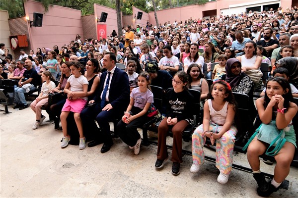 Bornova’da Çocuk Hakları Günü’ne özel kutlama