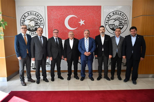 Başkan Büyükkılıç’tan Talas Belediye Başkanı Yalçın’a ziyaret