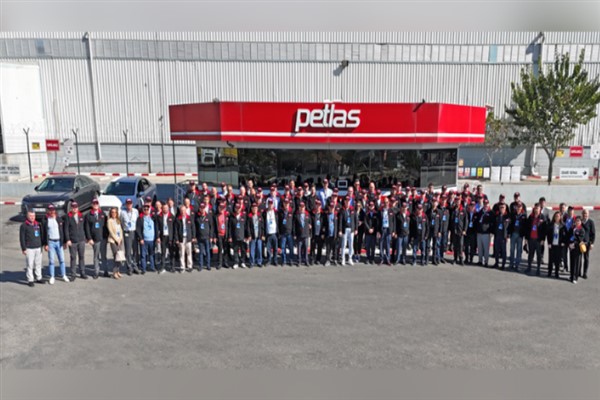 Petlas yeni otobüs lastiklerini iş ortaklarıyla buluşturdu