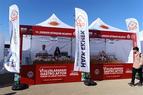 Eskişehir Büyükşehir Belediyesi, Afyon Turizm ve Lezzet Festivali’nde stant açtı