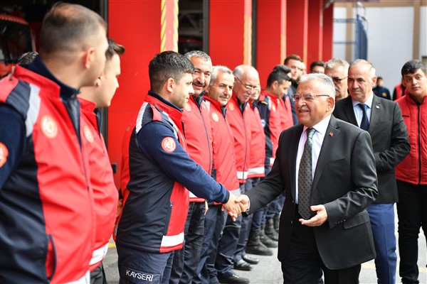 Başkan Büyükkılıç’tan itfaiye personeline ziyaret