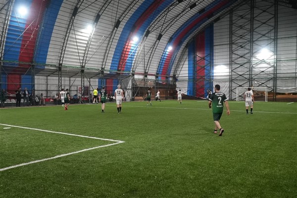 Balıkesir’de zabıta ekipleri ile pazar esnafı arasında dostluk maçı düzenlendi