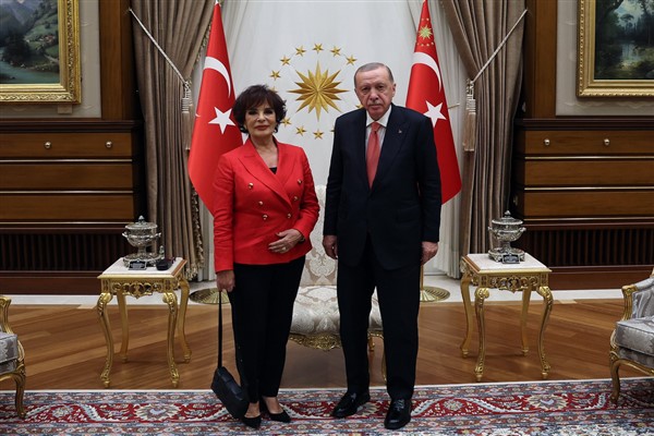Cumhurbaşkanı Erdoğan, sinema sanatçısı Hülya Koçyiğit’i kabul etti