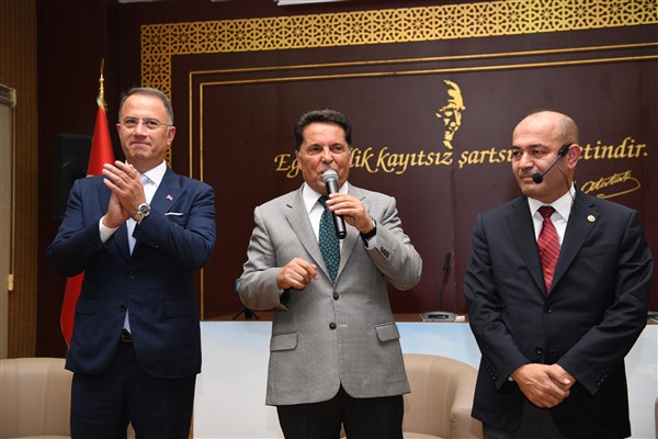 Esenyurt’ta ‘Sosyal Belediyecilik’ söyleşisi düzenlendi