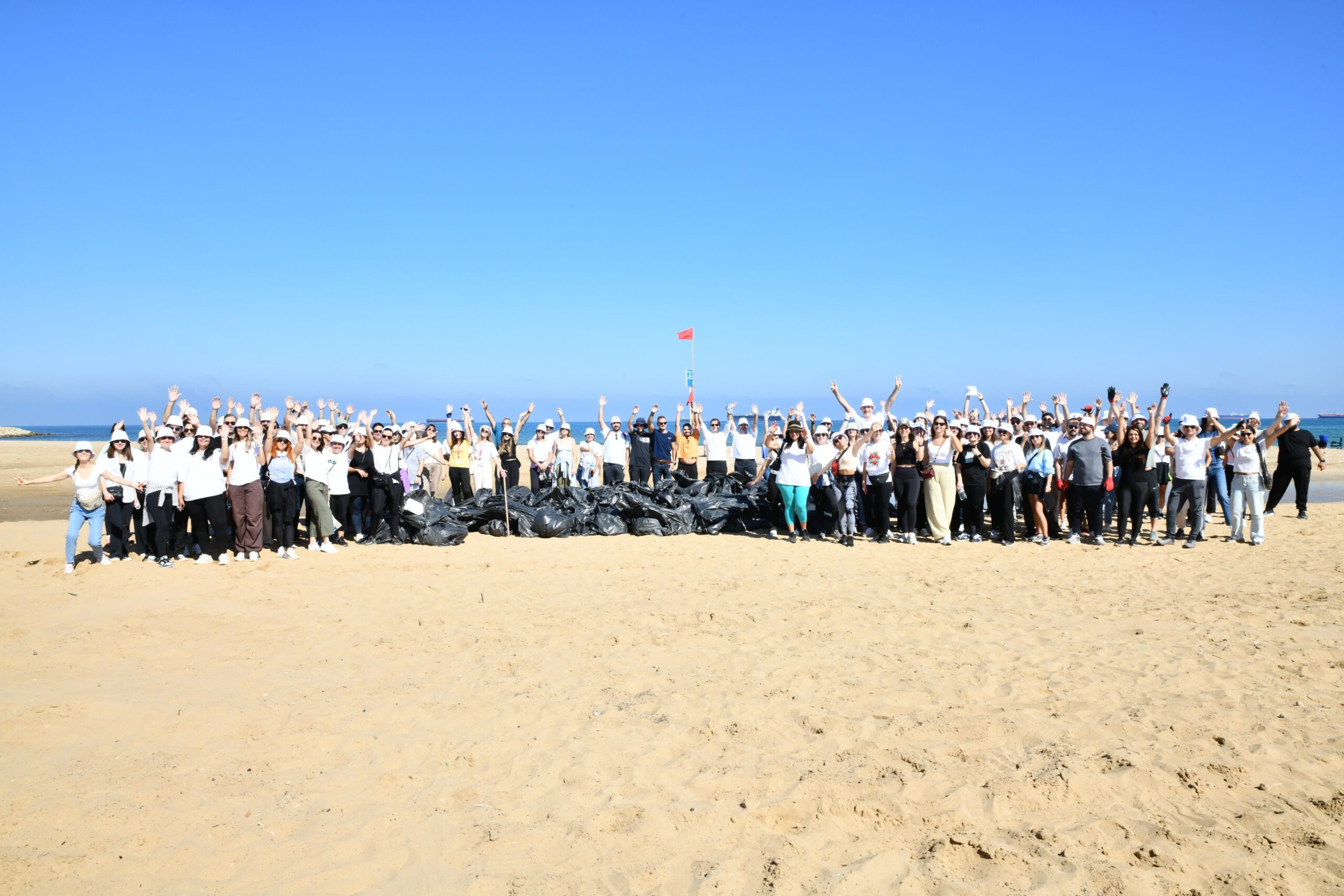 Nestle gönüllüleri, İstanbul ve Bursa’da üç bölgeyi temizledi
