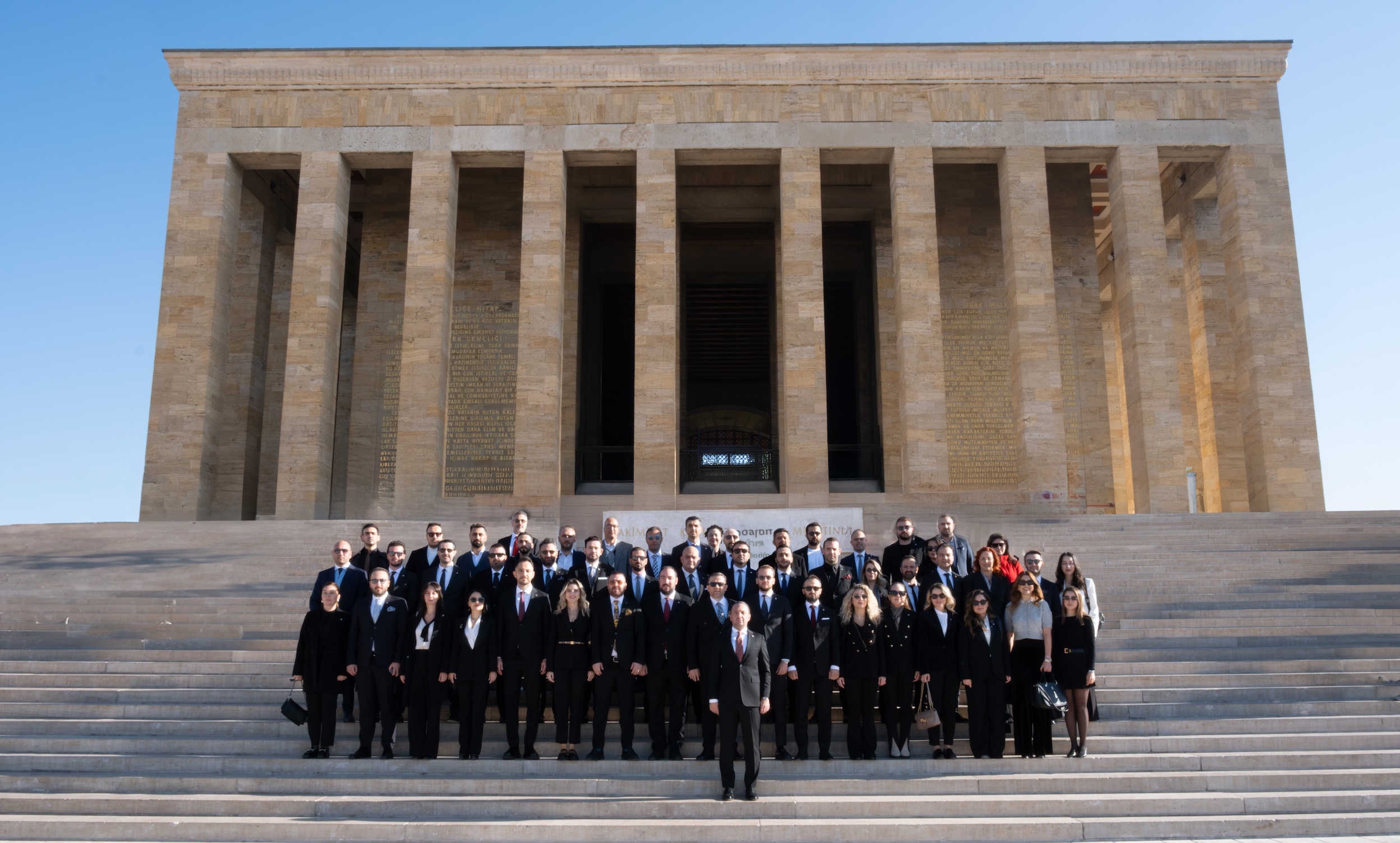 “Dünyanınher kıtasında, büyük bir kararlılıkla çalışıyoruz”