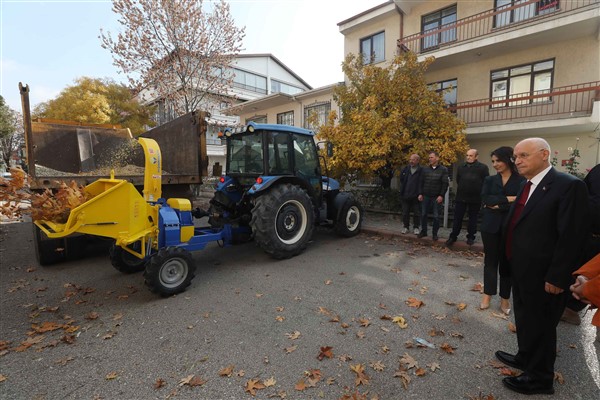 Yenimahalle’de budanan ağaçlar yakıta dönüşüyor