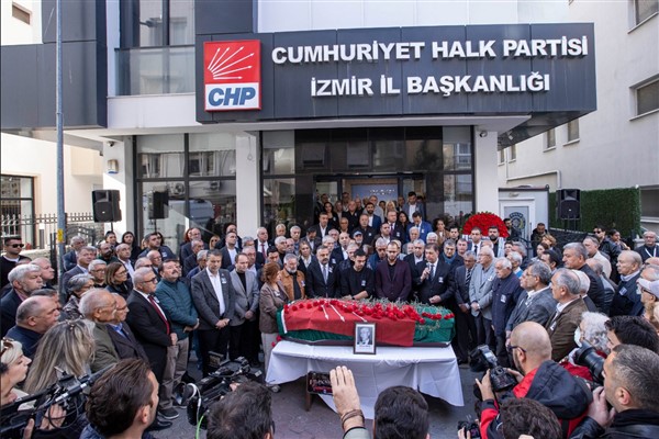 Selçuk Ayhan son yolculuğuna uğurlandı